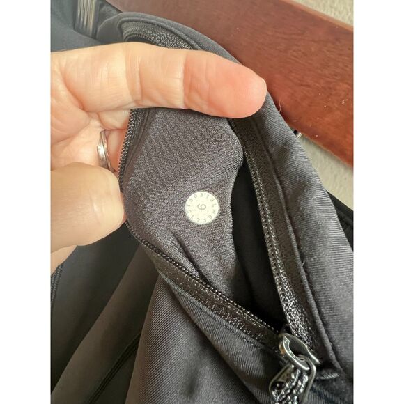 Lululemon Crop Leggings - Size 6 - Picture 3 of 5